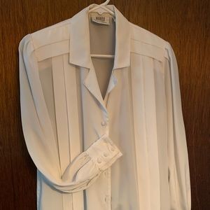 Beautiful cream colored blouse w/covered buttons